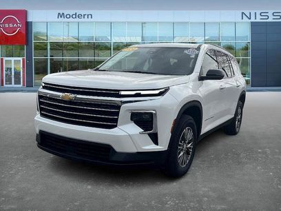 Used 2024 Chevrolet Traverse LT