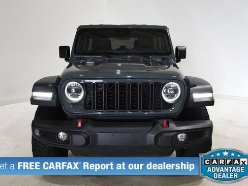 Used 2024 Jeep Wrangler Unlimited Rubicon AWD/4WD image 2