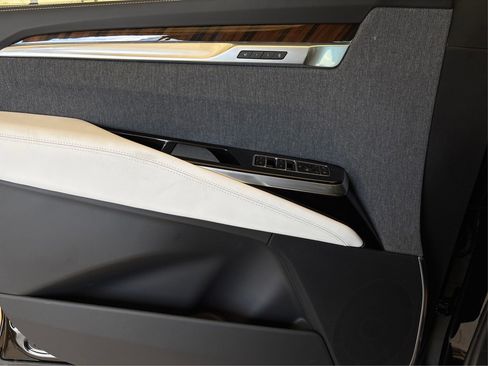 New 2026 Cadillac Escalade ESV Platinum Sport w/ LPO, ONYX Package image 21