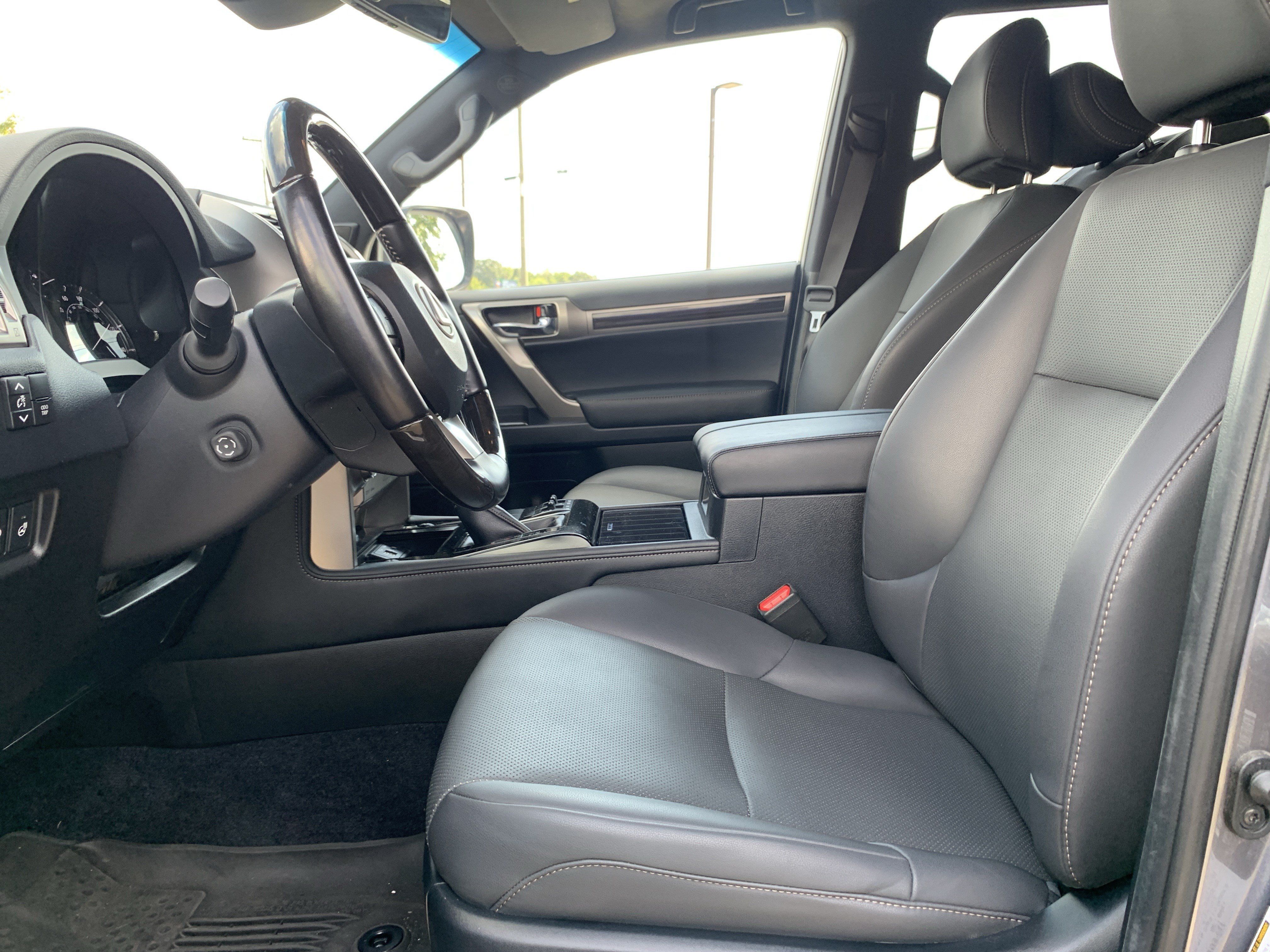 Used 2021 Lexus GX 460 Premium w/ Accessory Package AWD/4WD image 16