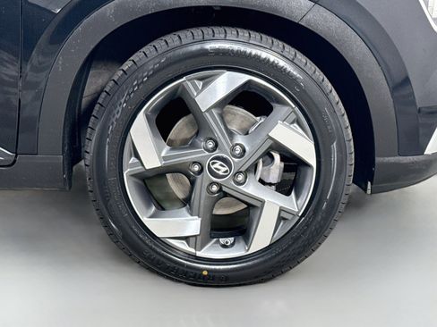 Used 2023 Hyundai Venue SEL FWD image 32