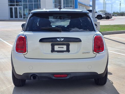 Used 2016 MINI Cooper 2-Door Hardtop image 6