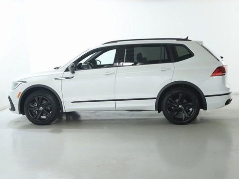 Used 2024 Volkswagen Tiguan SE R-Line image 41