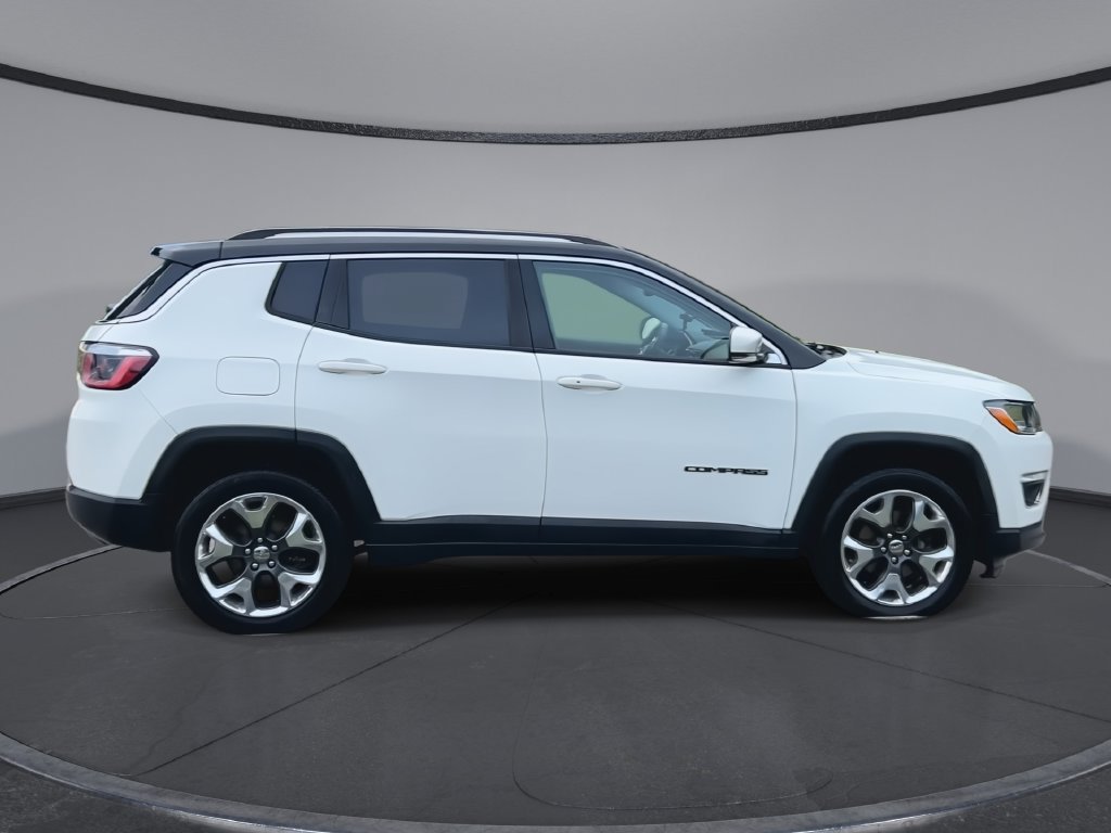 Used 2019 Jeep Compass Limited w/ Safety & Security Group AWD/4WD image 9