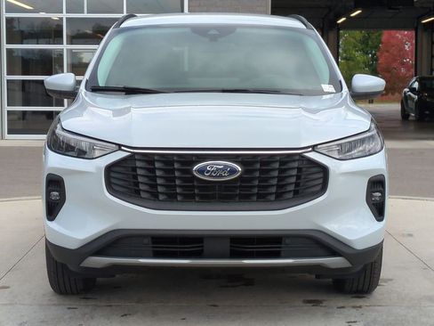 New 2026 Ford Escape SE image 9