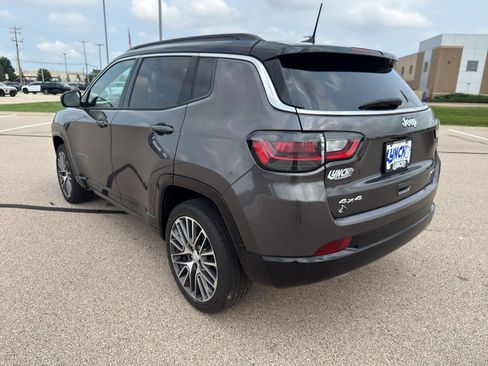 Used 2023 Jeep Compass Limited w/ Elite Group AWD/4WD image 3