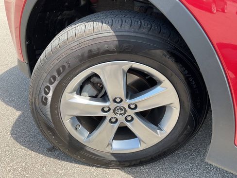 Used 2015 Toyota RAV4 XLE AWD/4WD image 44