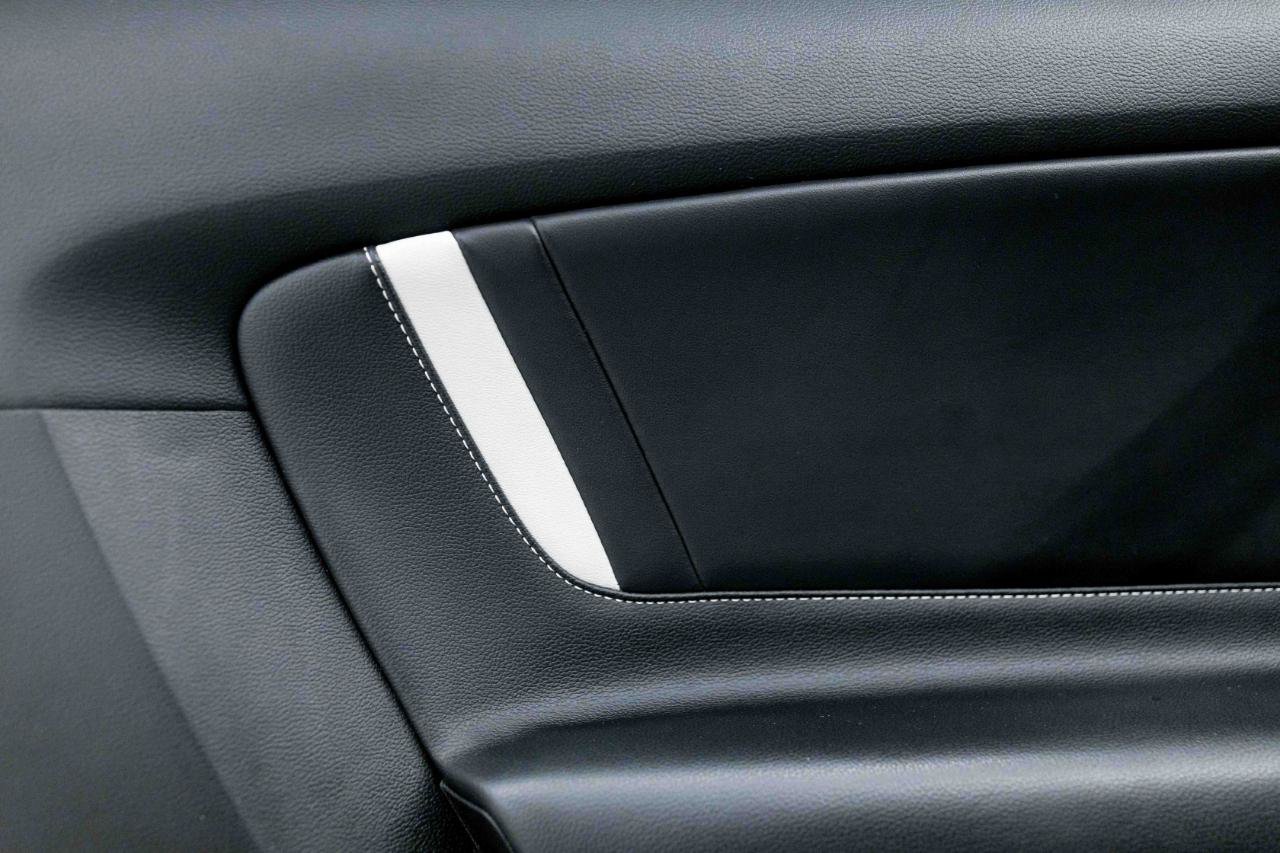 Used 2021 Ford Mustang Shelby GT500 w/ Carbon Fiber Track Pack RWD image 48