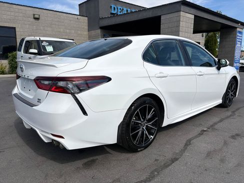 Used 2022 Toyota Camry SE w/ Convenience Package AWD/4WD image 6