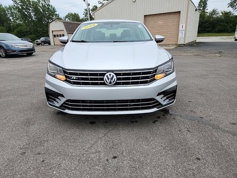 Used 2018 Volkswagen Passat 2.0T R-Line FWD image 9