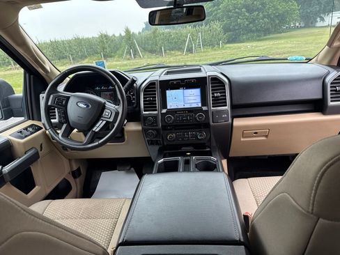 Used 2016 Ford F150 XLT w/ Equipment Group 302A Luxury AWD/4WD image 15