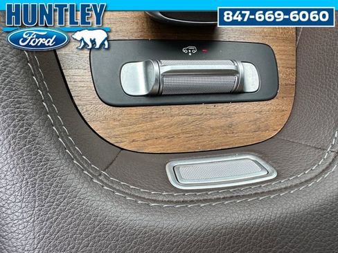 Used 2023 Mercedes-Benz GLS 450 4MATIC image 29