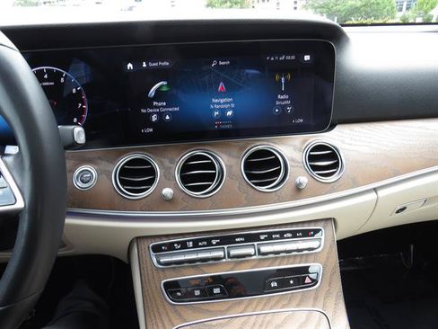 Used 2022 Mercedes-Benz E 350 4MATIC Sedan image 14