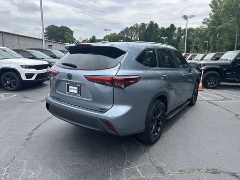 Used 2023 Toyota Highlander XLE FWD image 9