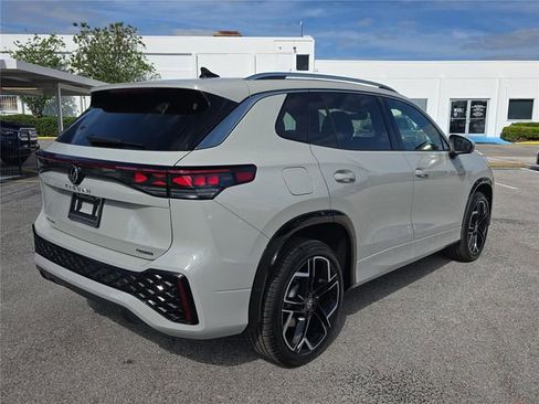 New 2026 Volkswagen Tiguan SEL R-Line image 4