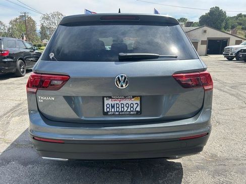 Used 2019 Volkswagen Tiguan SE w/ Panoramic Sunroof Package image 4