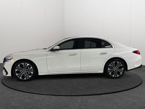 New 2026 Mercedes-Benz E 350 4MATIC Sedan image 3