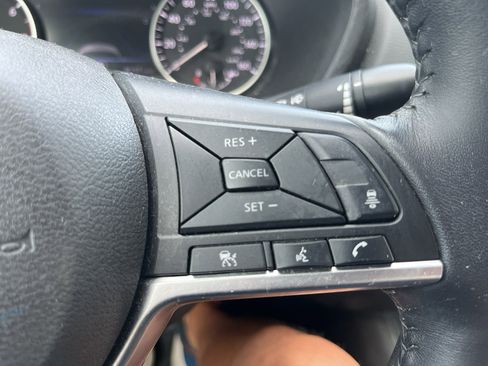 Used 2021 Nissan Sentra SV FWD image 15