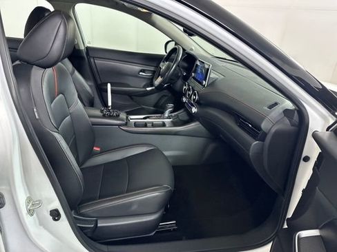 Used 2021 Nissan Sentra SR w/ SR Premium Package image 28