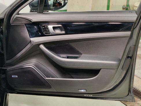 Used 2018 Porsche Panamera 4S image 10