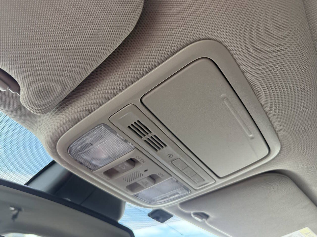 Used 2014 Honda Odyssey EX-L image 24