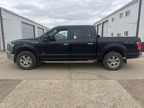 Used 2017 Ford F150 XLT w/ Equipment Group 302A Luxury AWD/4WD image 4