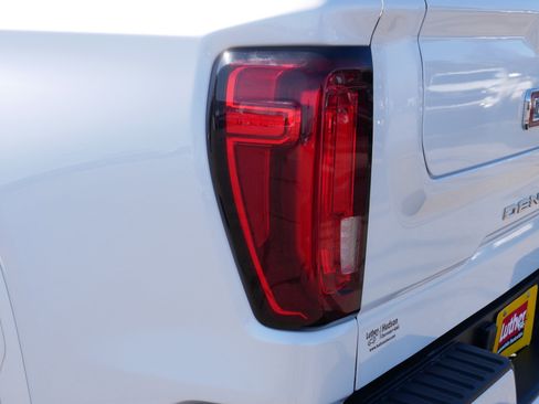 Used 2021 GMC Sierra 1500 Denali w/ Denali Ultimate Package image 17