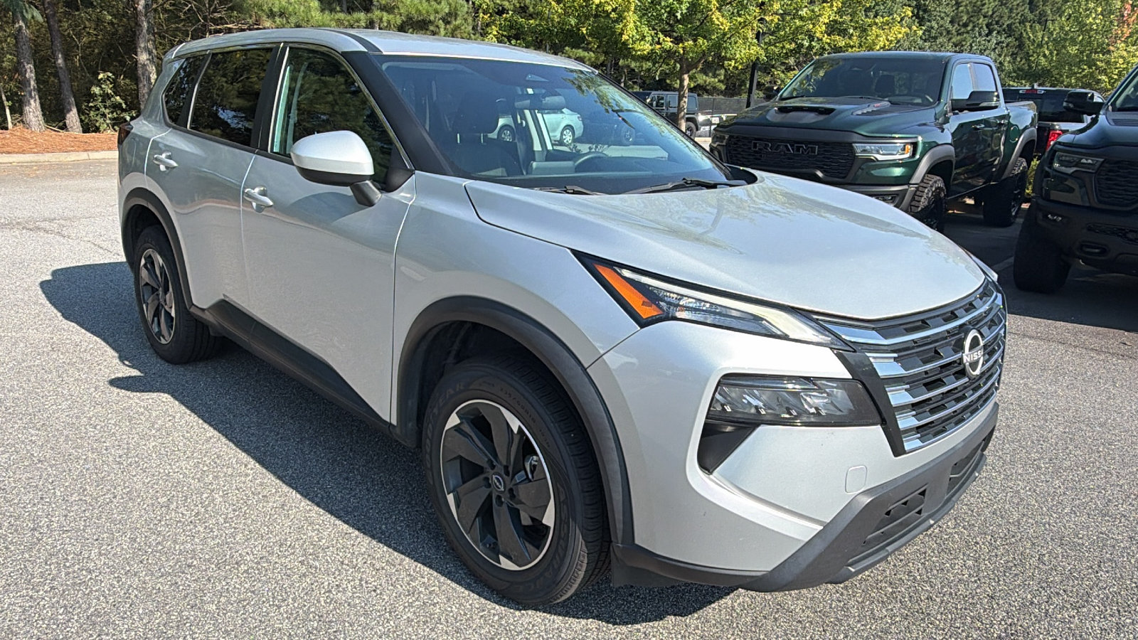 Used 2024 Nissan Rogue SV AWD/4WD image 5