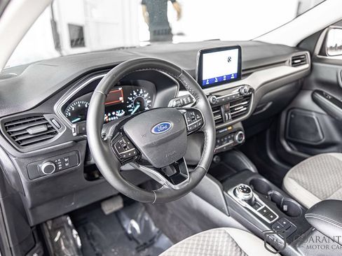 Used 2021 Ford Escape SE w/ Cold Weather Package FWD image 17