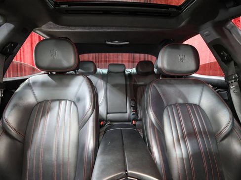 Used 2018 Maserati Ghibli GranLusso RWD image 27
