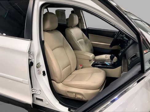 Used 2015 Subaru Outback 2.5i Limited AWD/4WD image 9