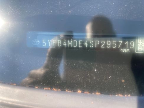 Used 2025 Toyota Corolla LE image 29