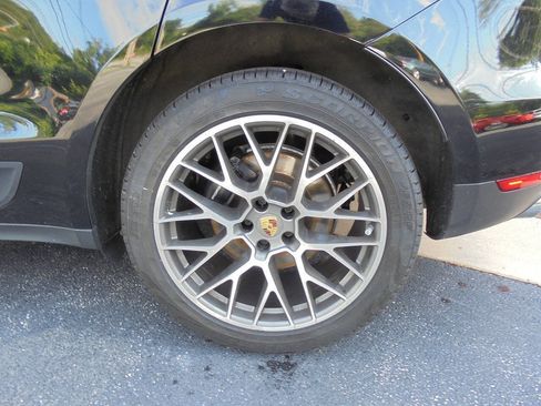 Used 2018 Porsche Macan GTS AWD/4WD image 31