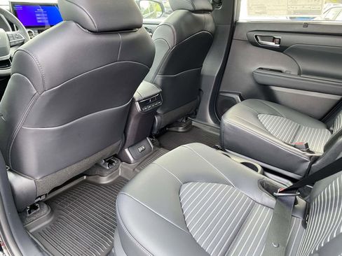 New 2026 Toyota Highlander XSE AWD/4WD image 11