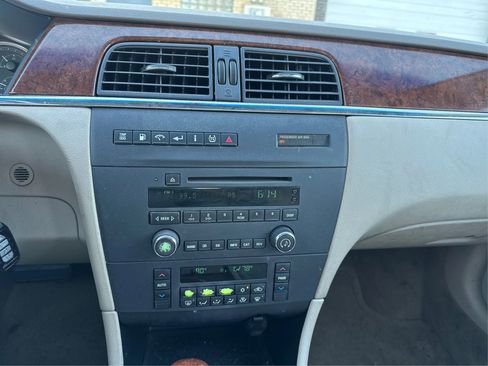 Used 2005 Buick LaCrosse CX w/ Silver Convenience Package image 26