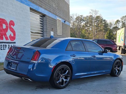 Certified 2023 Chrysler 300 Touring L w/ Popular Equipment Group image 7