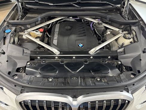 Used 2024 BMW X7 xDrive40i w/ M Sport Package AWD/4WD image 53