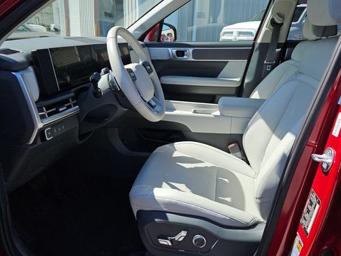 Used 2025 Hyundai Santa Fe SEL FWD image 10