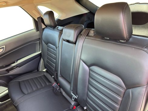 Used 2020 Ford Edge SEL w/ Convenience Package image 16