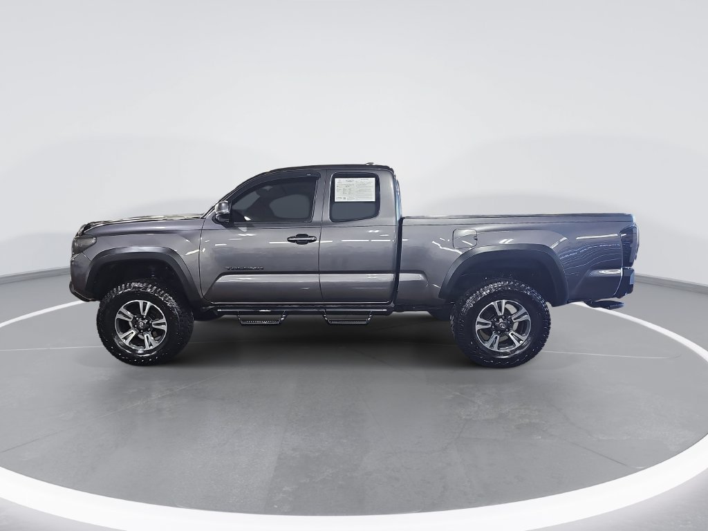 Used 2017 Toyota Tacoma TRD Off-Road w/ Tow Package AWD/4WD image 7