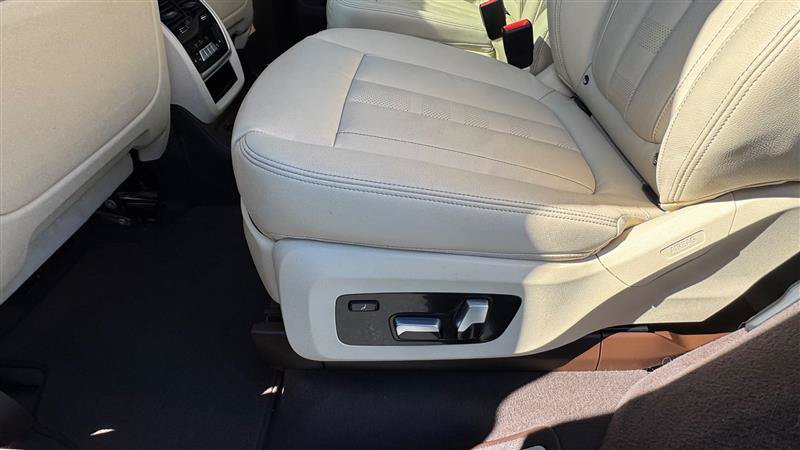 Used 2019 BMW X7 xDrive50i w/ Cold Weather Package AWD/4WD image 40