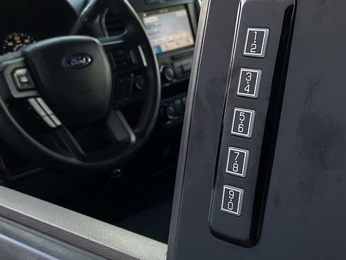 Used 2019 Ford F150 XLT image 14