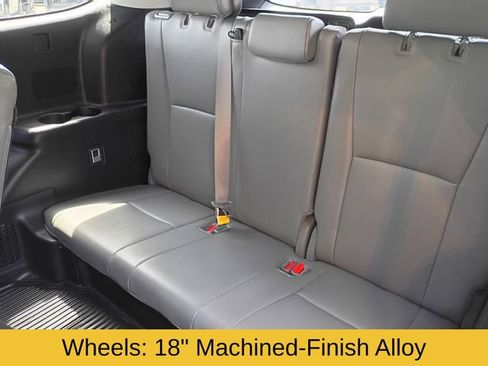 Used 2023 Toyota Highlander XLE AWD/4WD image 21