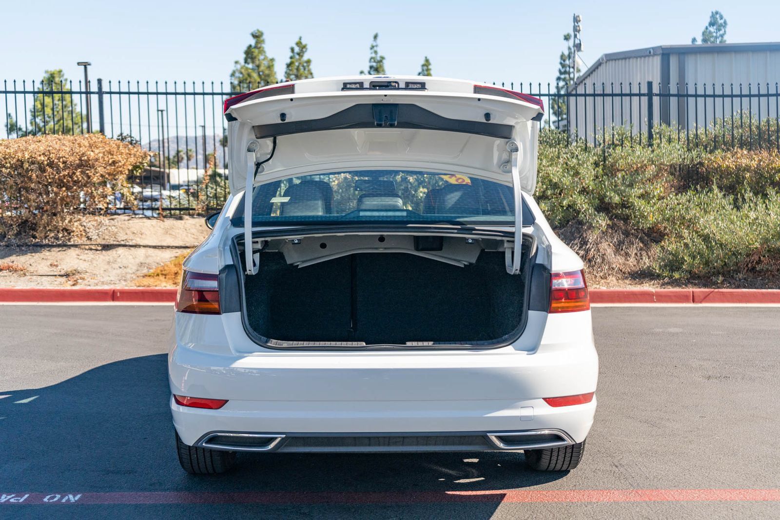 Used 2019 Volkswagen Jetta R-Line FWD image 23