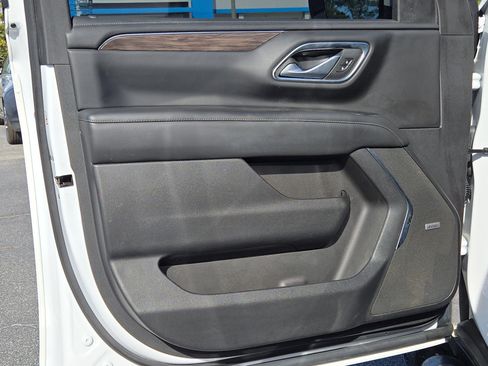 Used 2022 Chevrolet Tahoe Z71 w/ Z71 Off-Road Package image 17