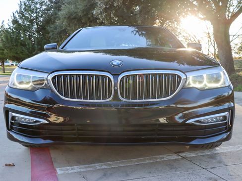 Used 2018 BMW 540i image 2