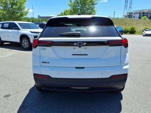 New 2027 Chevrolet Bolt LT w/ Comfort Package FWD image 29