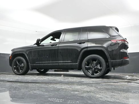 New 2025 Jeep Grand Cherokee Altitude image 42