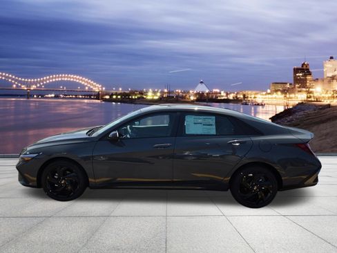 New 2026 Hyundai Elantra SEL Sport FWD image 2