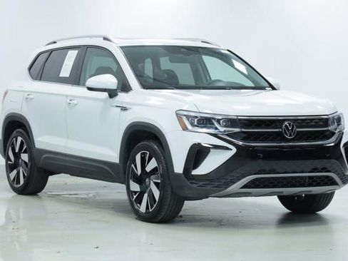 Used 2023 Volkswagen Taos SEL AWD/4WD image 3